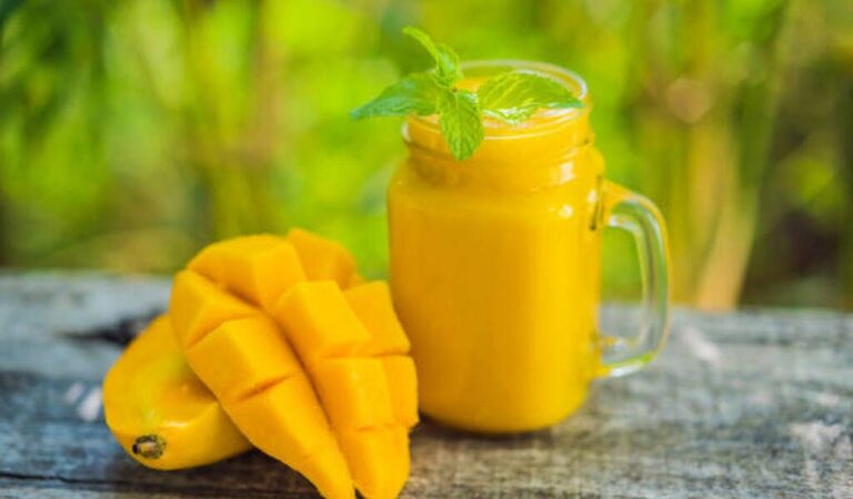 Mango Milkshake Recipe