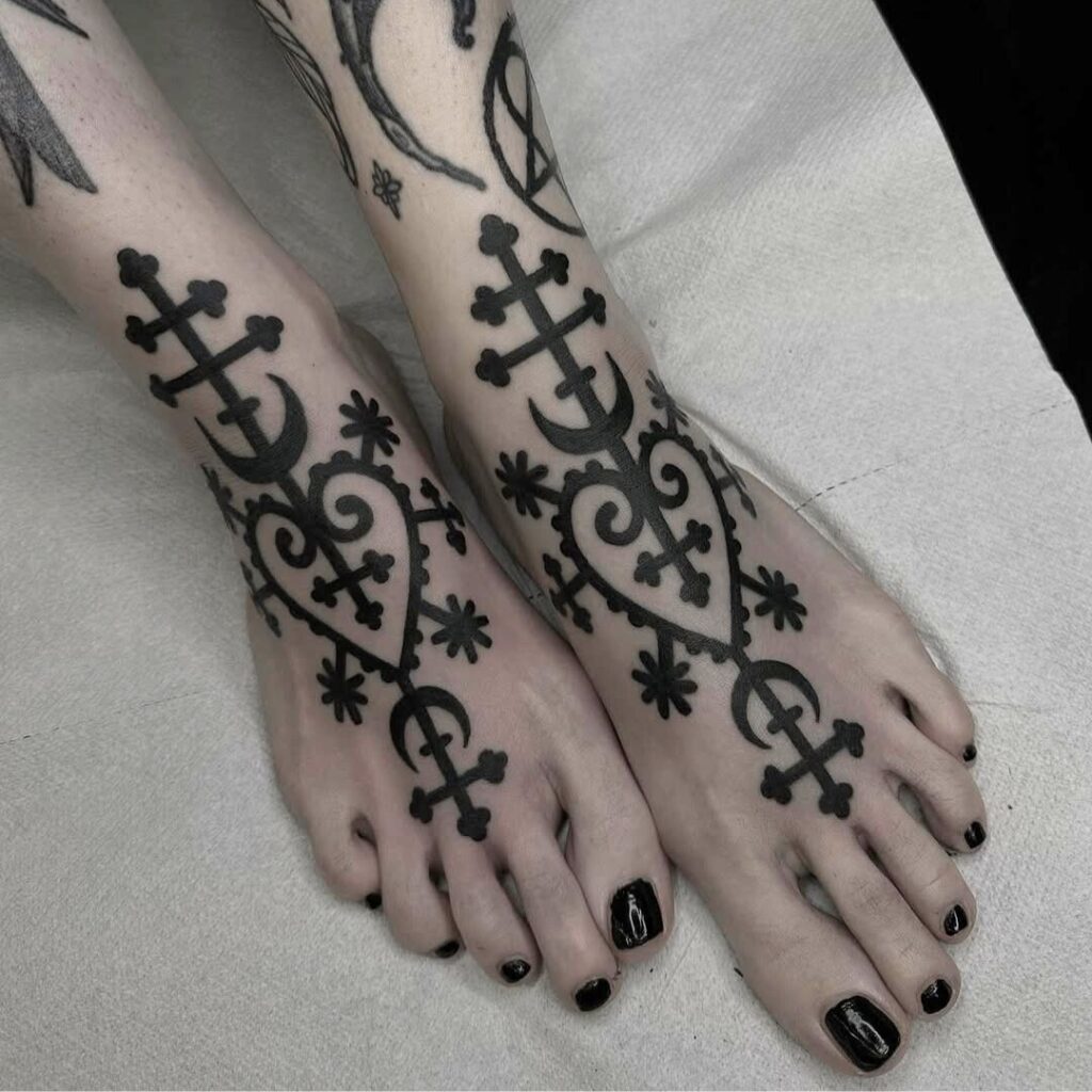 Gothic Heart Ornaments Inked On Feet