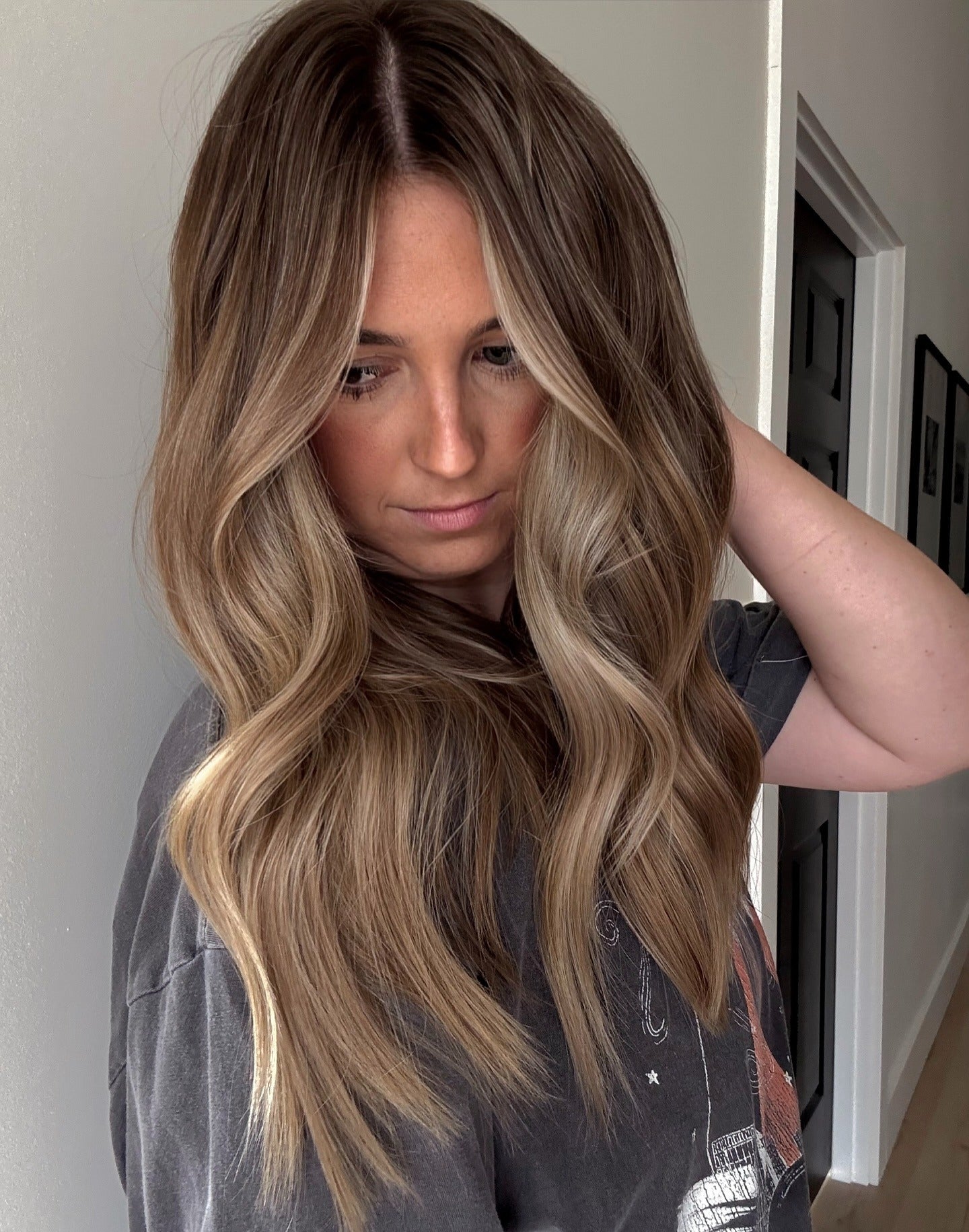 2. Sunlit Beige Balayage with Face-Framing Layers (Dark Blonde Hair Color with Highlights)