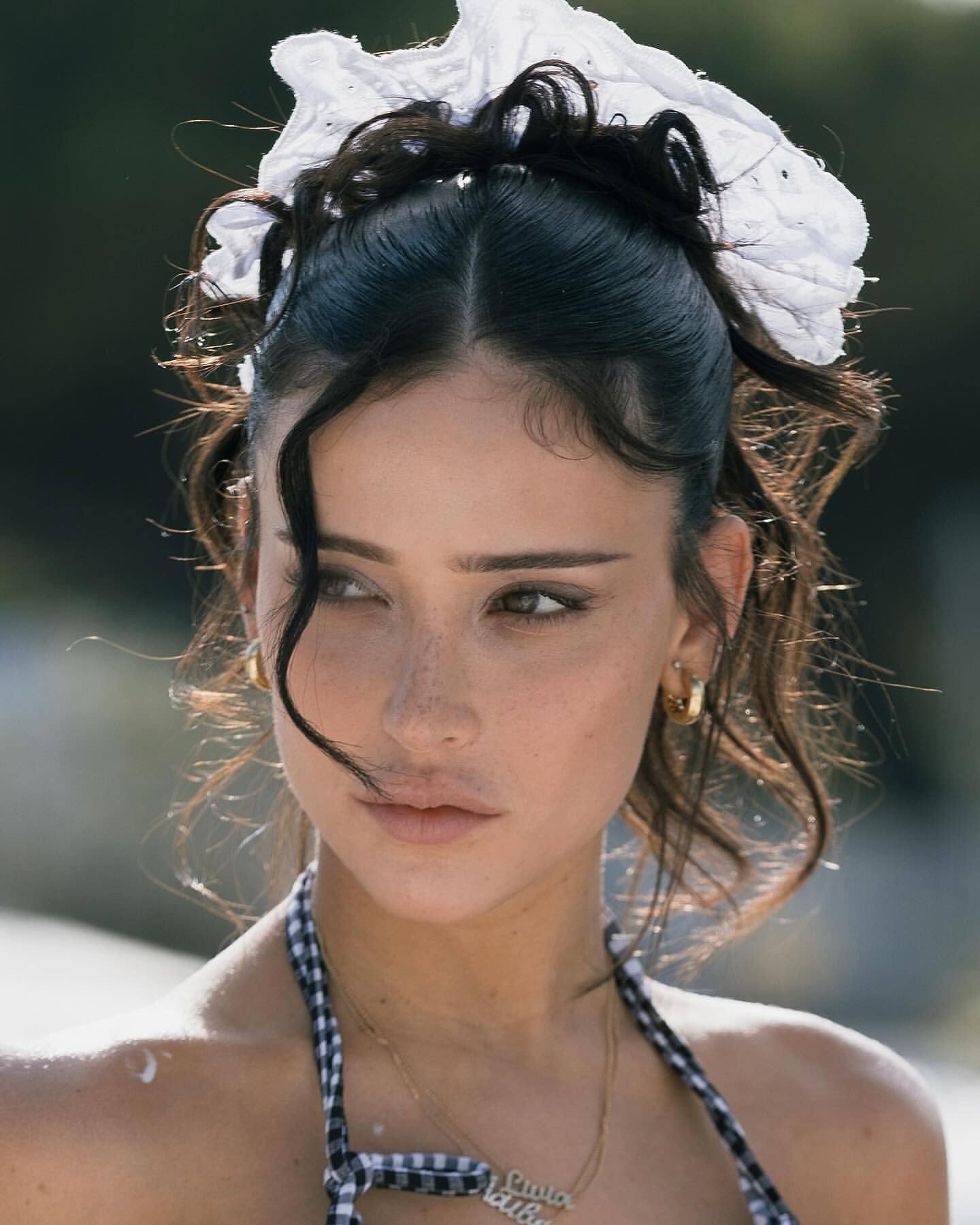 3. High Pony with Oversized Scrunchie – Dark Espresso (90S Hairstyles)