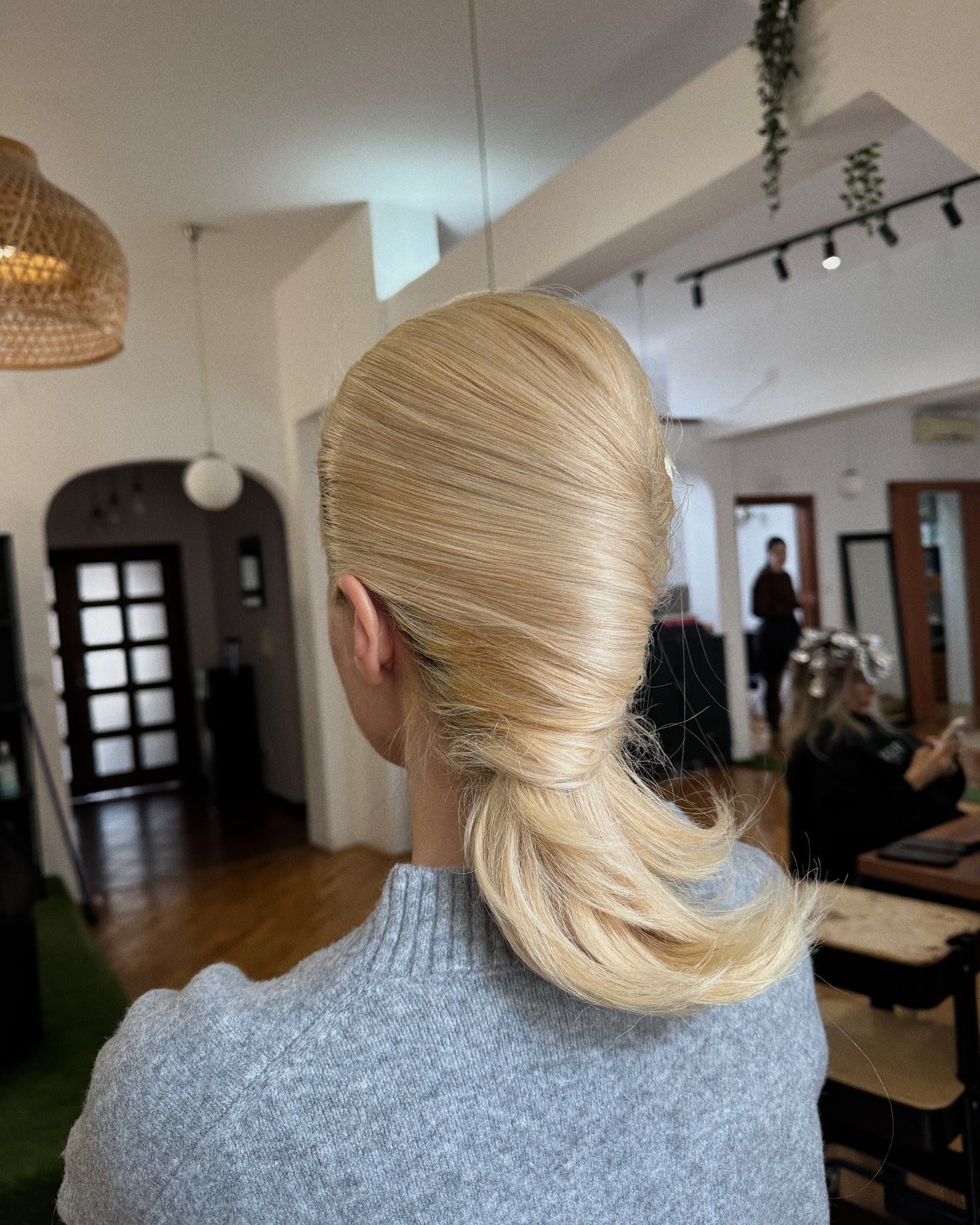 5. Sleek Low Twist Ponytail – Platinum Blonde (90S Hairstyles)