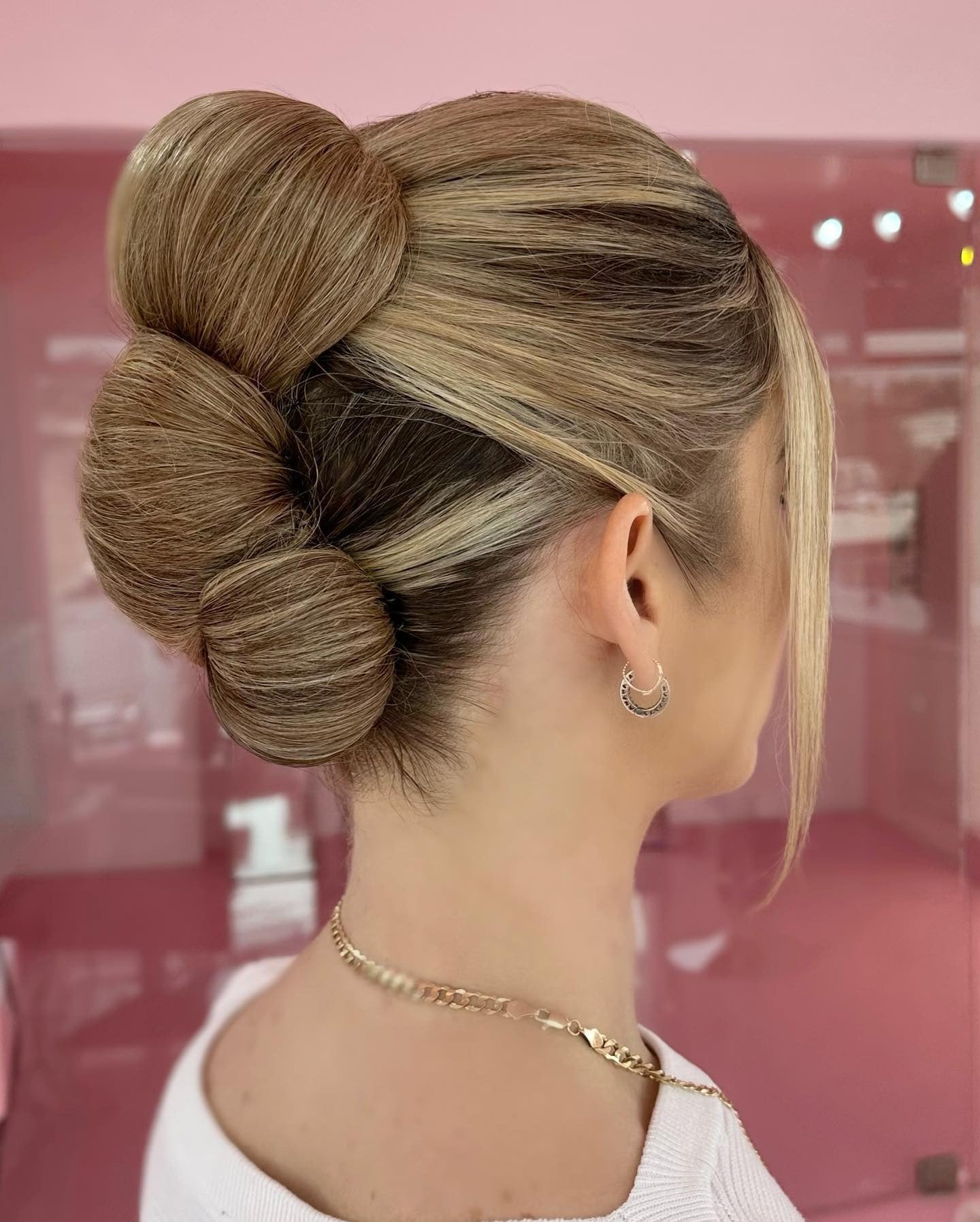 6. Triple Loop Updo – Honey Blonde (90S Hairstyles)