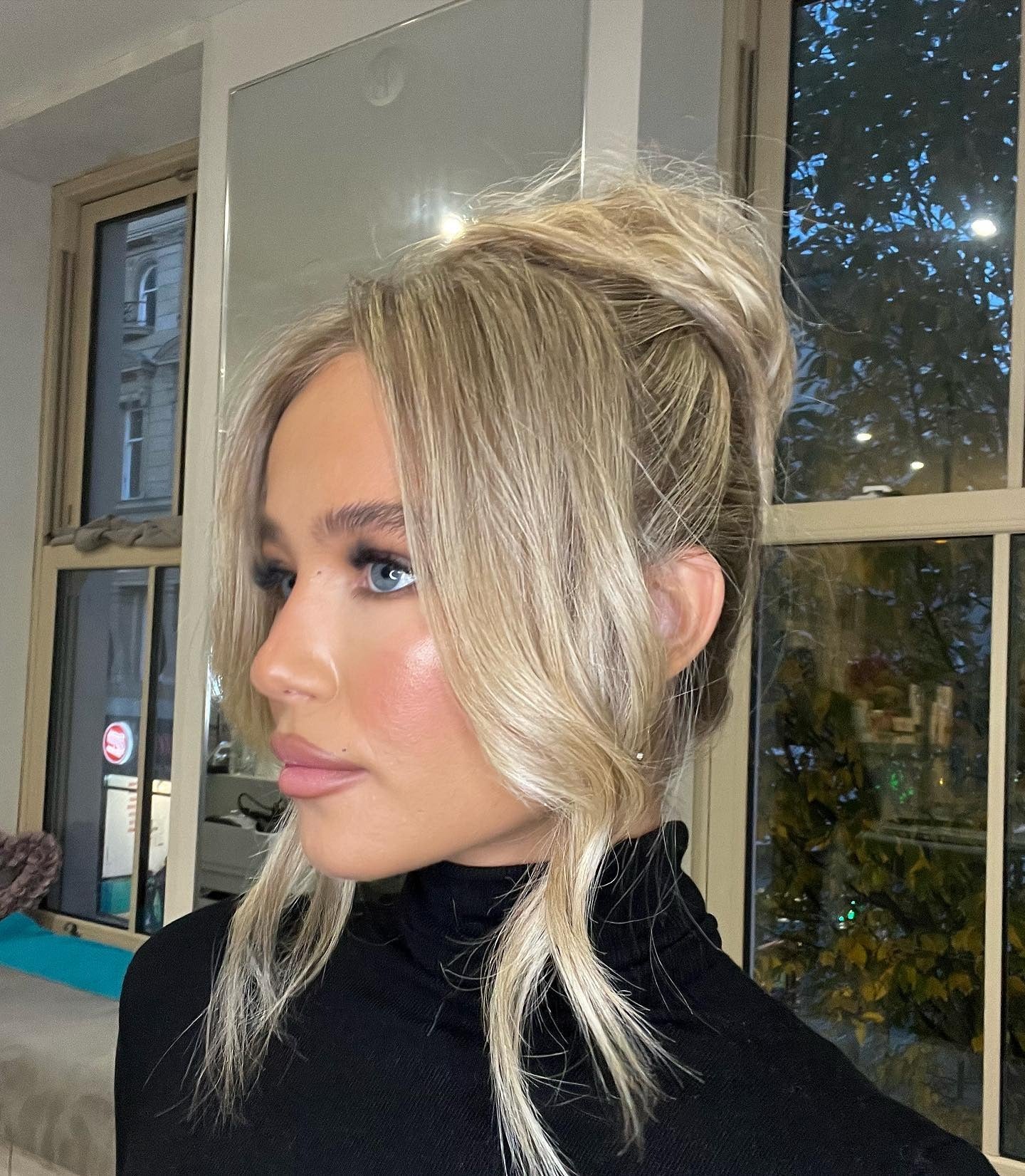 7. Soft Face-Framing Updo – Beige Blonde (90S Hairstyles)