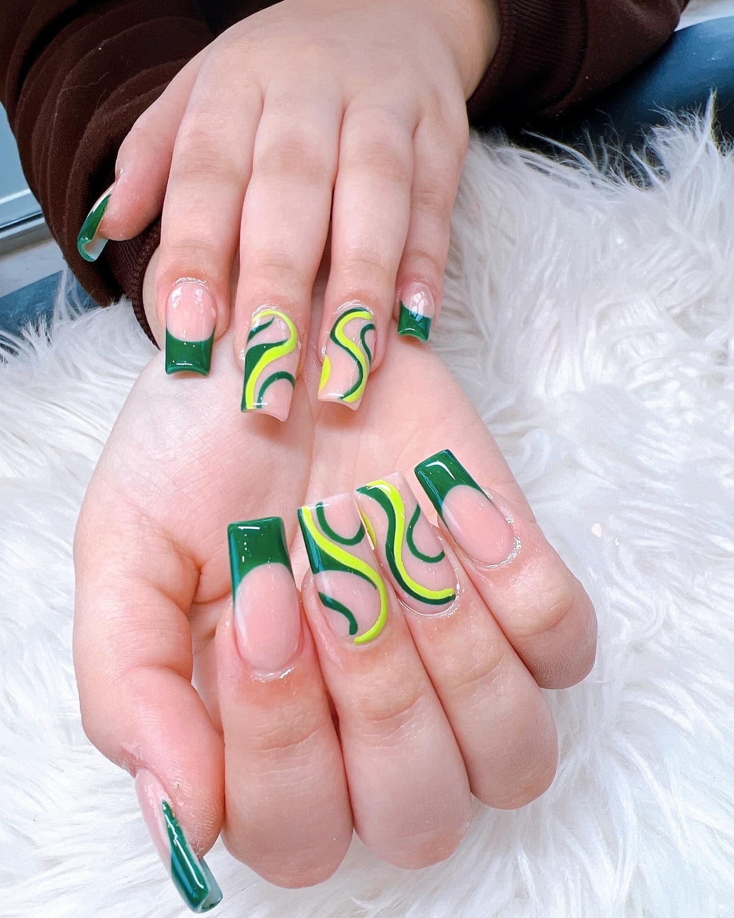 3. Green Wave Abstract Coffin Nails (Coffin Nail Ideas)