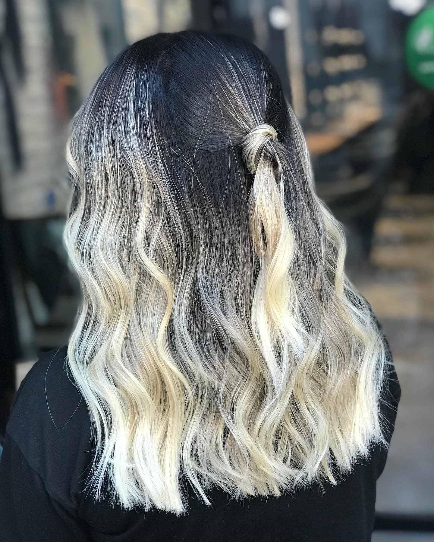 4. Silver Blonde Melt with Textured Mid-Length Waves (Blonde Highlights Hair Color)