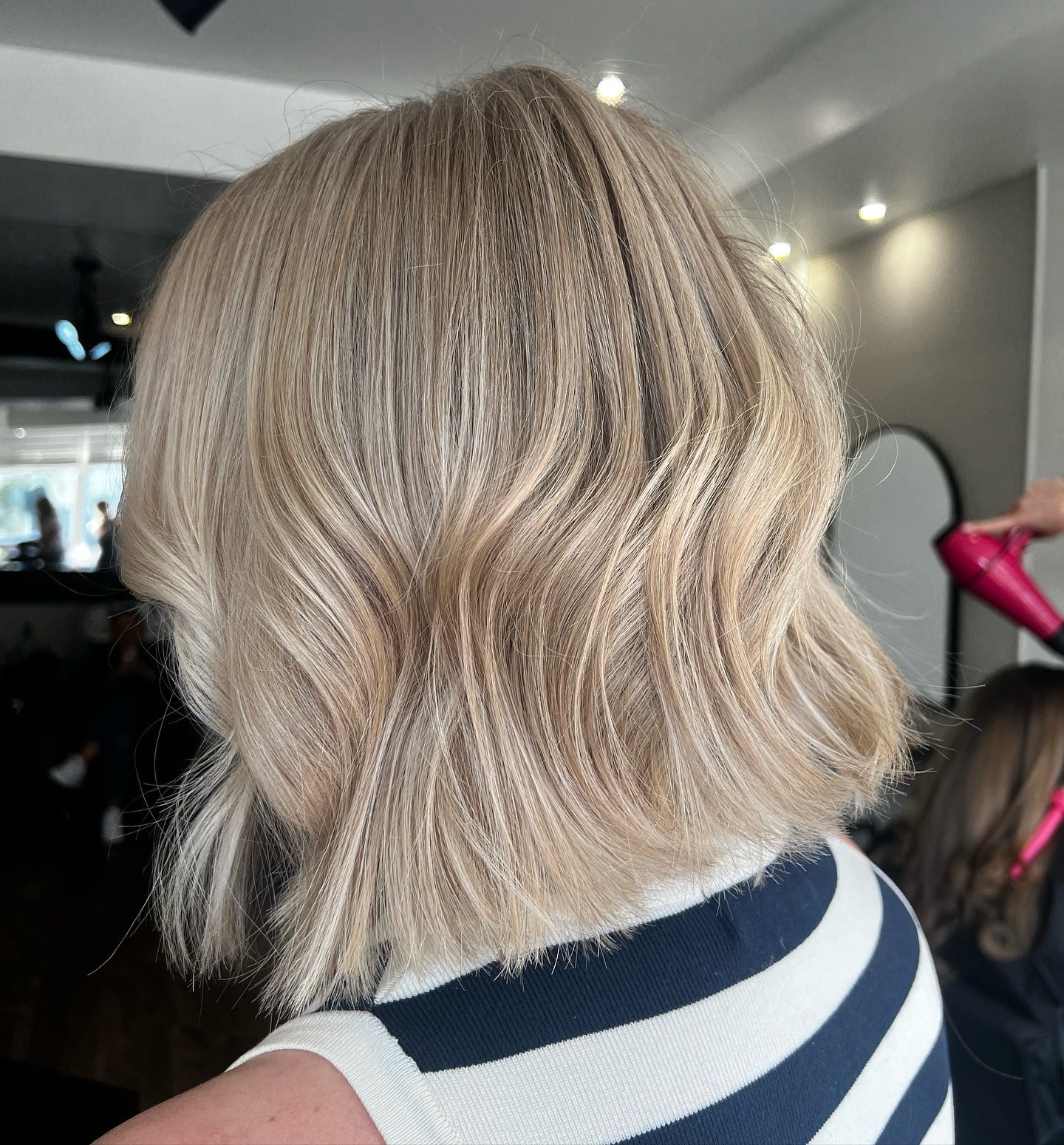 2. Creamy Blonde Textured Bob (Short Wavy Hairstyles)
