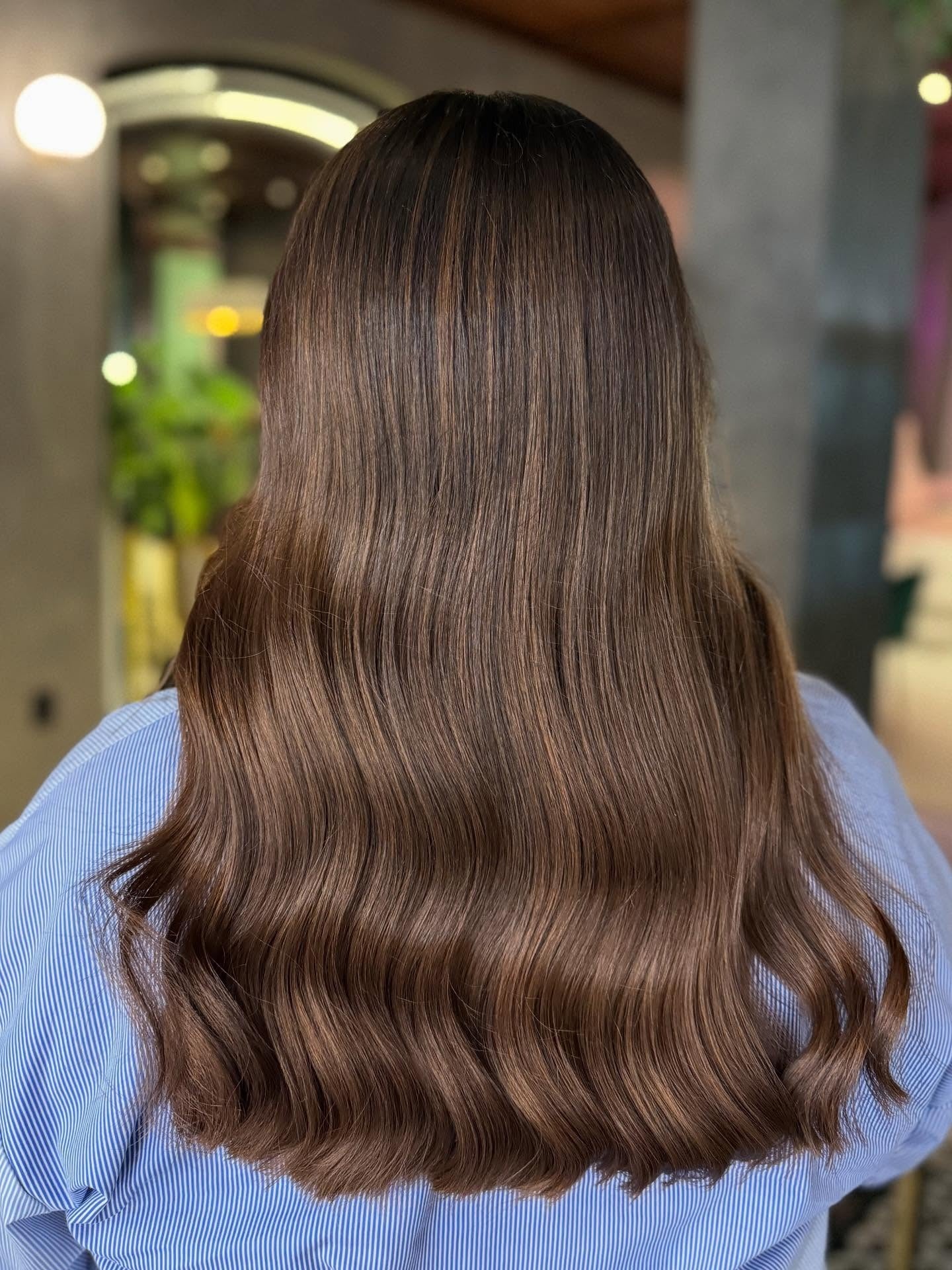 7. Glossy Espresso Waves (Spring Hair Color)