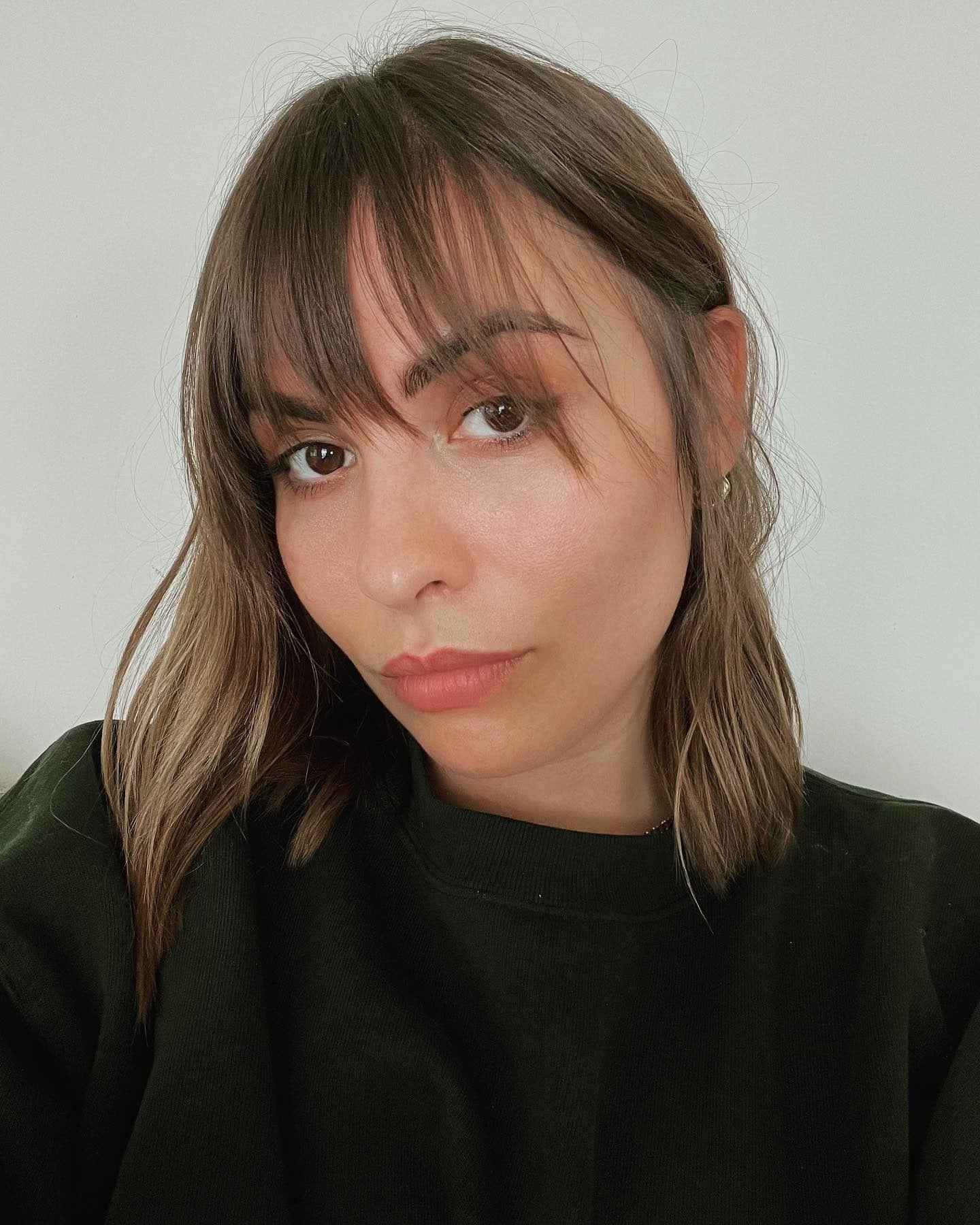 4. Soft Tousled Bob with Curtain Bangs (Bangs Hairstyles)