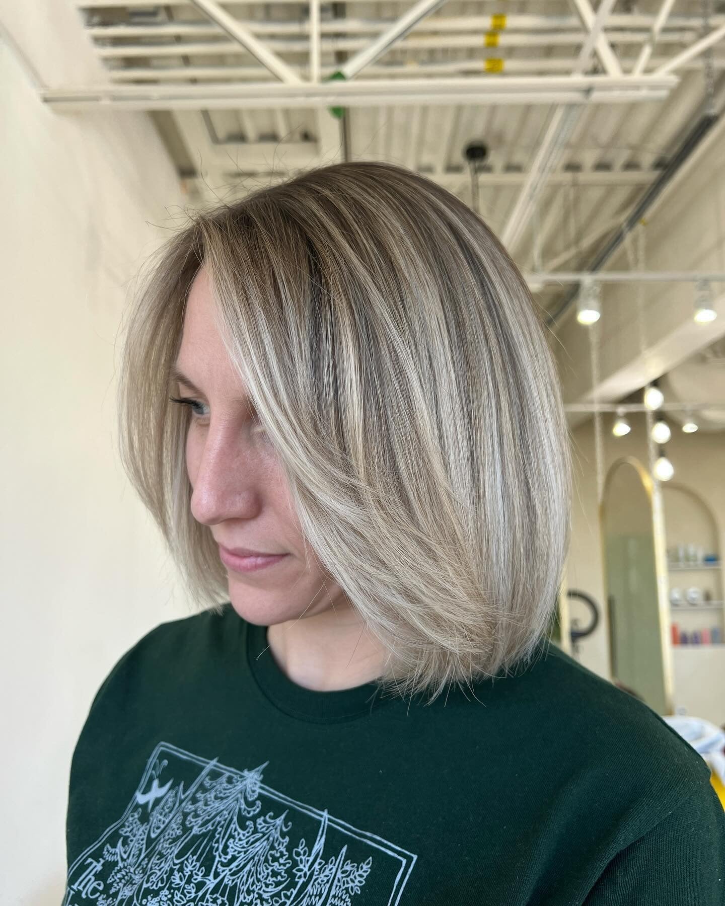 12. Sleek Blonde Lob with Shadow Root (Chic-Length Hairstyles)