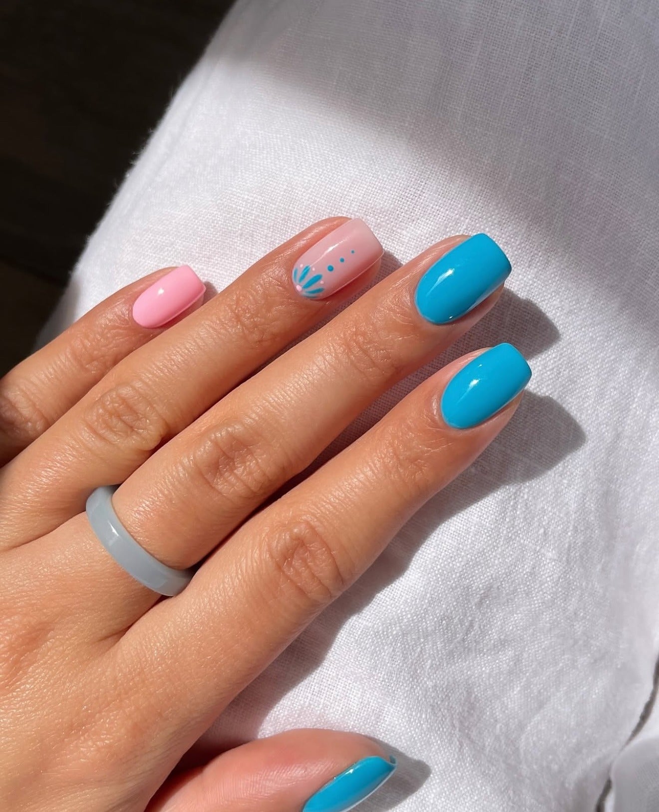 3. Aqua Pop Dip Nails (Dip Nail Ideas)