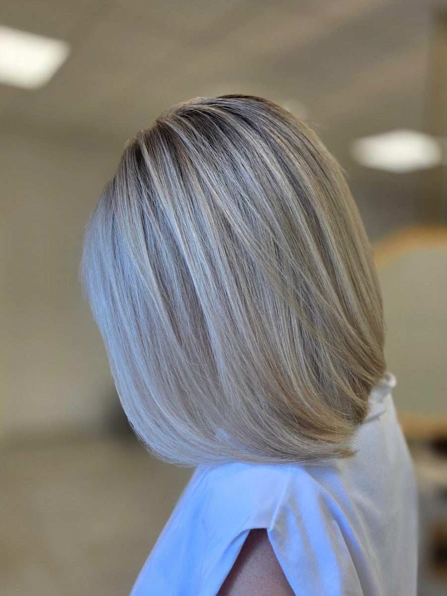 11. Icy Champagne Bob with Silver Lowlights (Gray Hairstyles for Women)