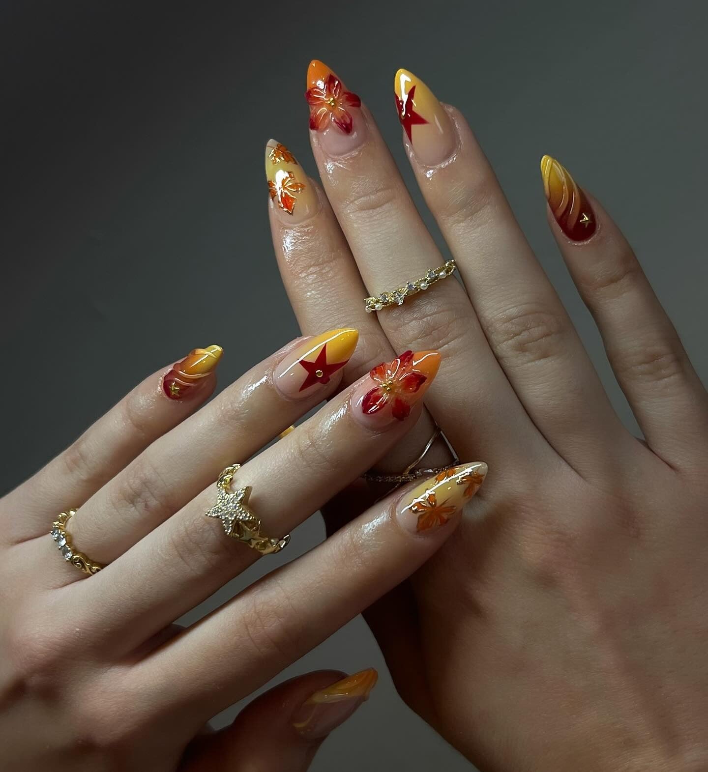 2. Autumn Glow Floral Art (Thanksgiving Nail Ideas)