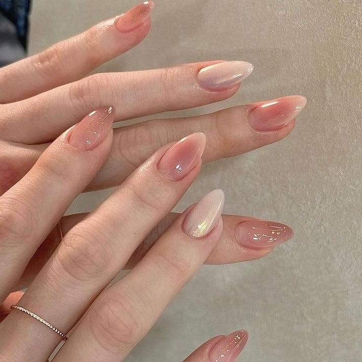 14. Glossed Peach Ombré (Office Nail Ideas)