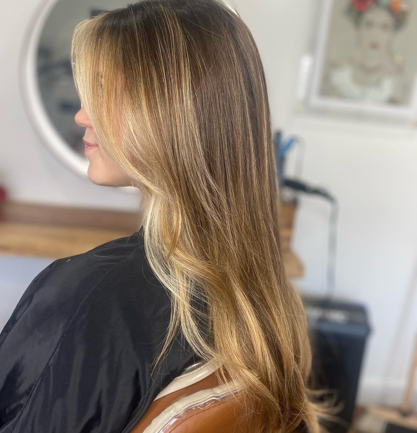 1. Feathered Layers with Caramel Ribbons (Caramel Balayage with Highlights)