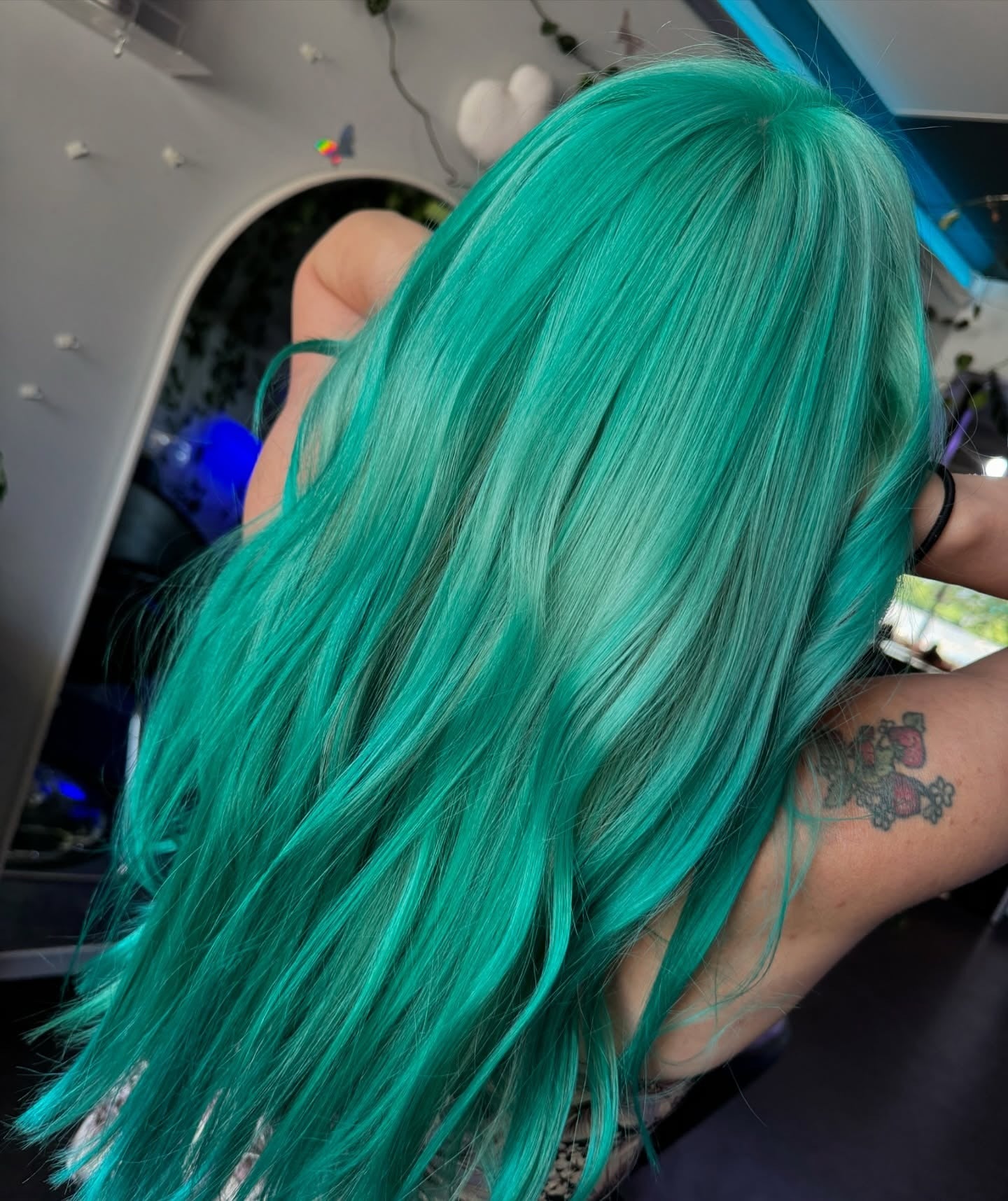 8. Bright Aqua Teal Glam (Teal Hair Color)