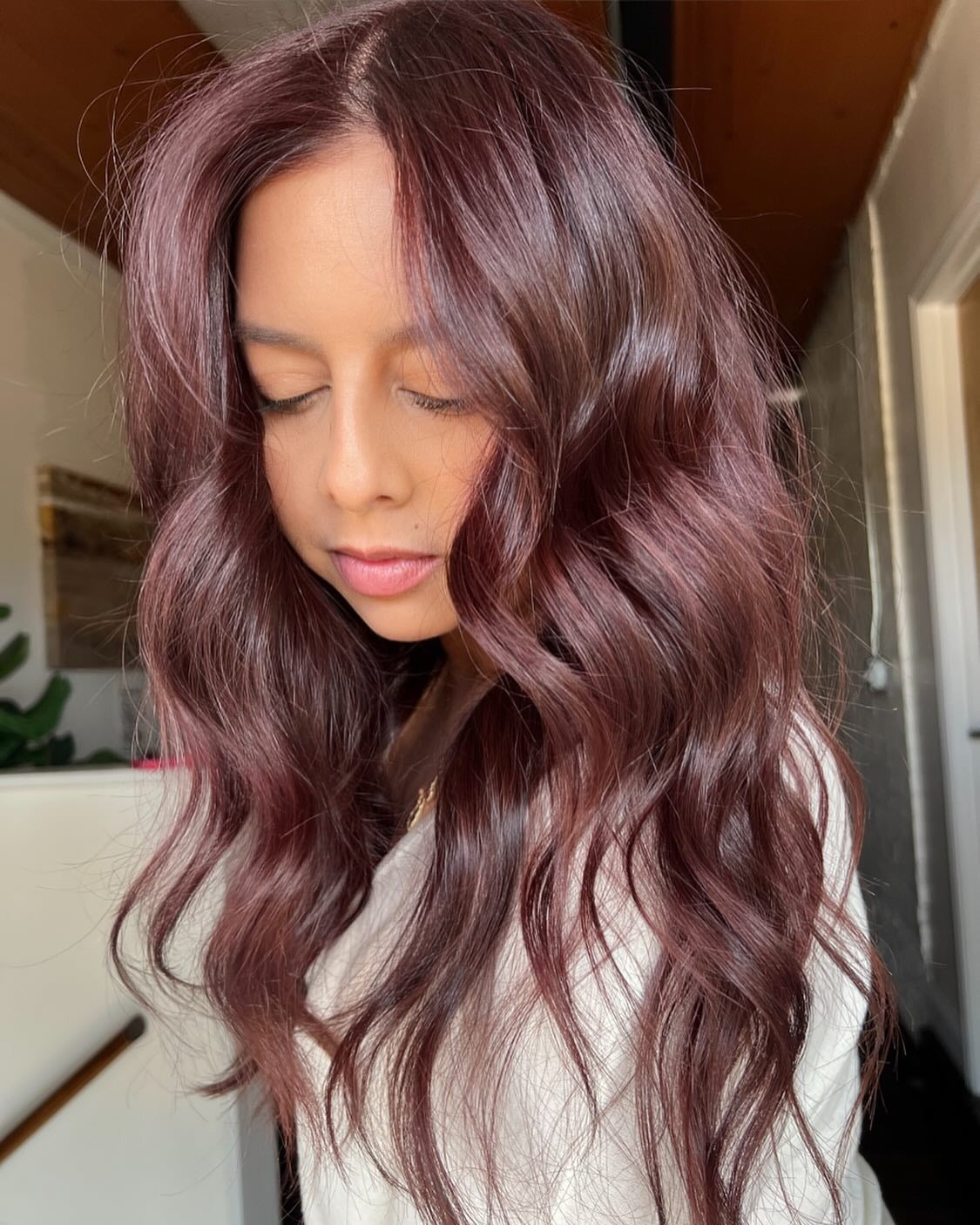 15. Textured Waves in Soft Cherry Brown (Cherry Brown Hair Color)