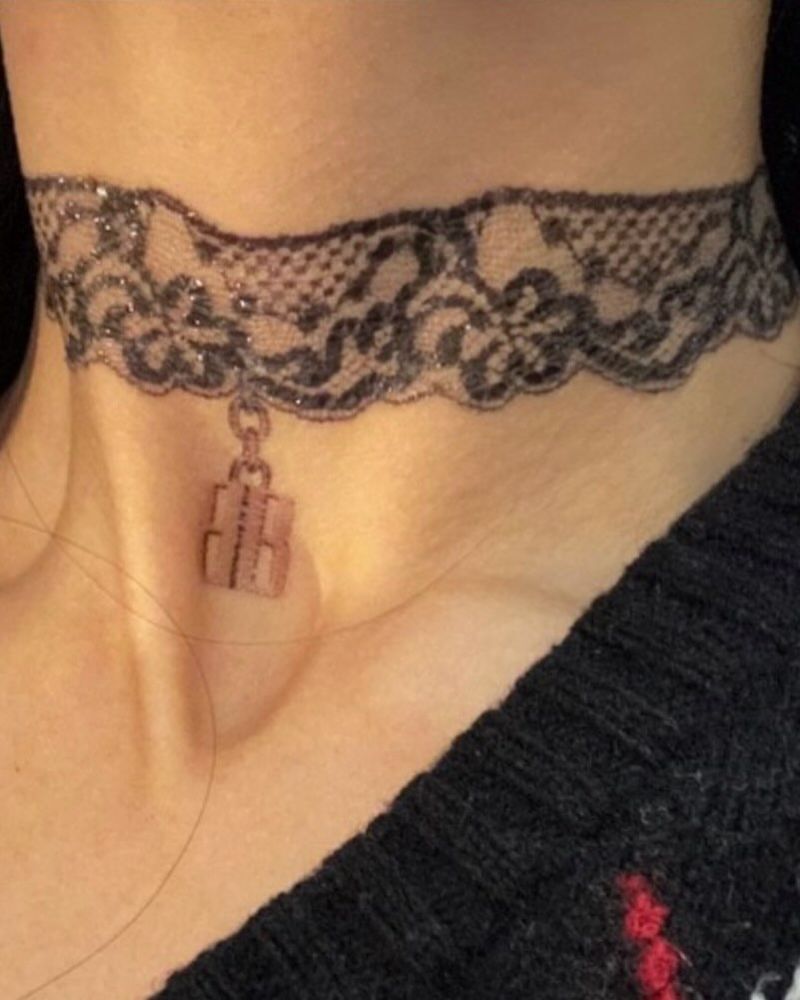 Vintage Lace Chocker