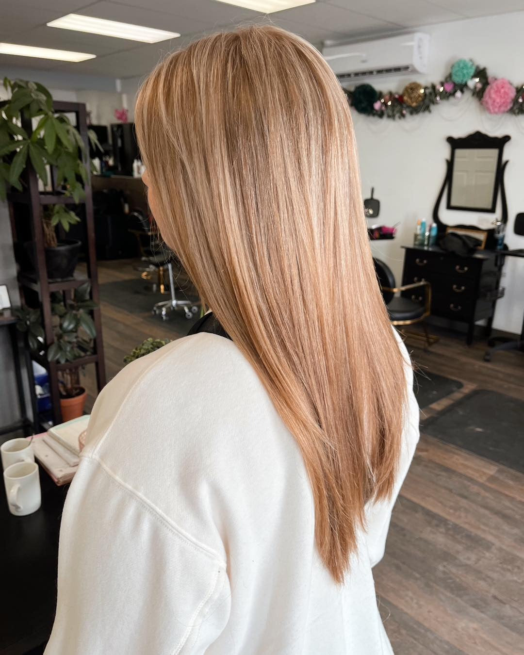 11. Straight Cut with Soft Golden Strawberry Blonde (Strawberry Blonde Hair Color)