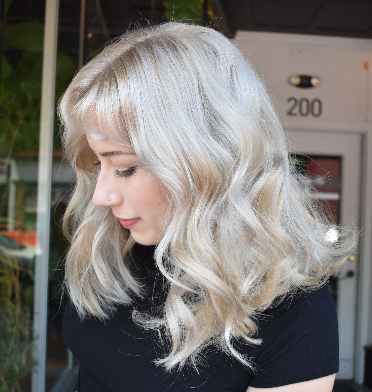 5. Platinum Wavy Bob with Baby Bangs (Platinum Blonde Hair)