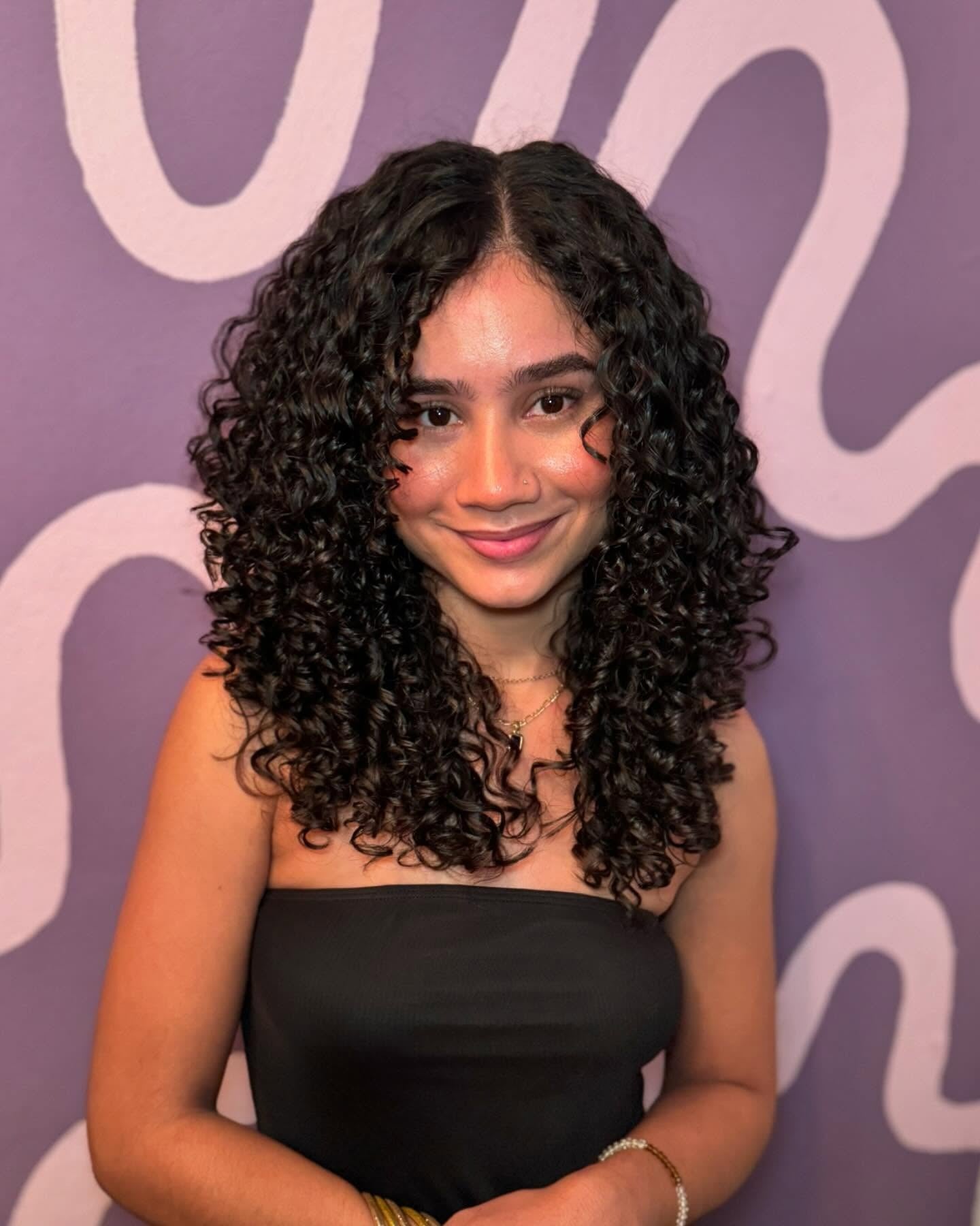 3. Balanced Mid-Length Curl Layers (Layered Curly Hairstyles)