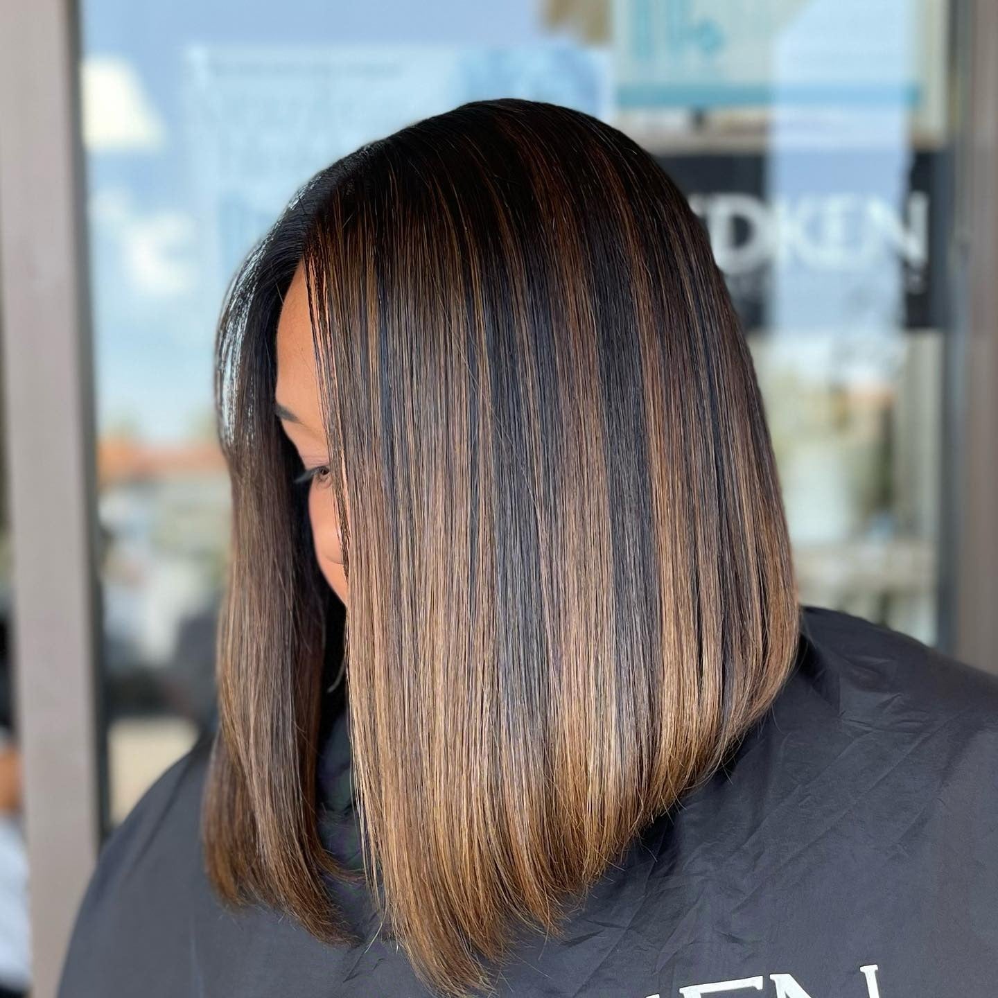 4. Sleek Brunette Balayage Lob (Brunette Balayage Hair Color)