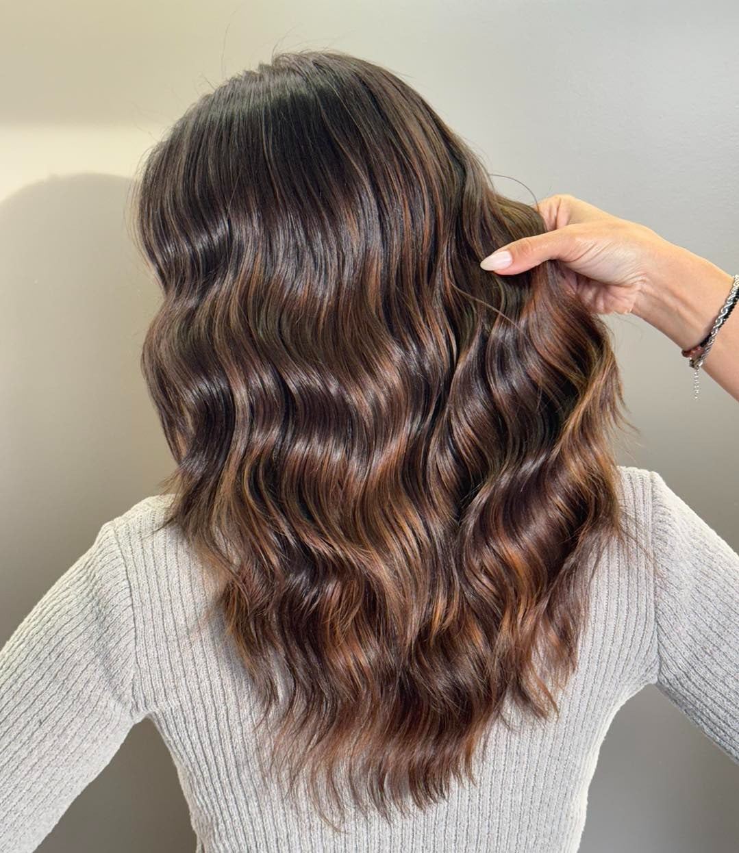 12. Glossy Chestnut Ribbon Balayage (Brunette Balayage Hair Color)