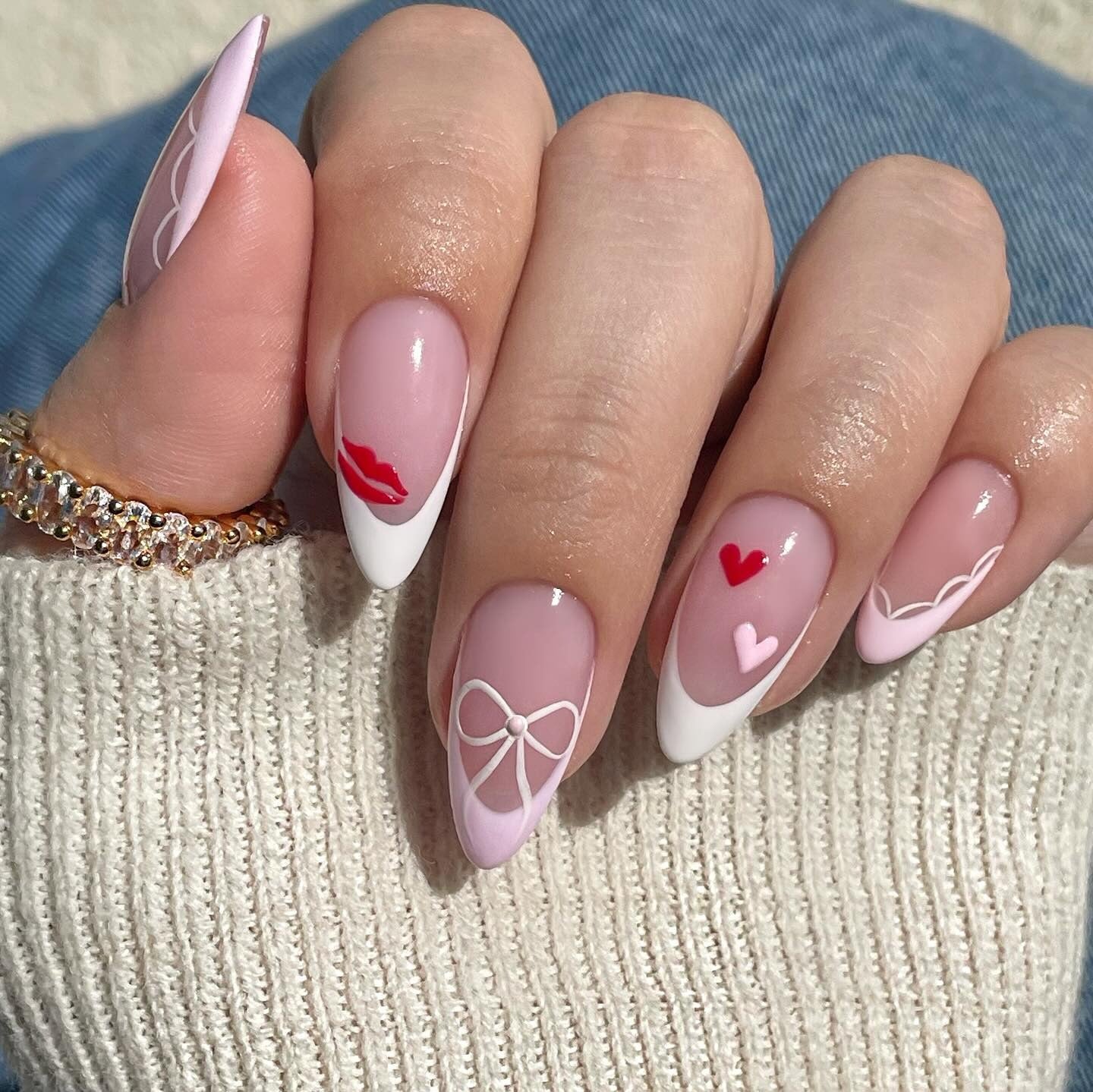 13. Kiss & Bow French Nails (Heart Nail Ideas)
