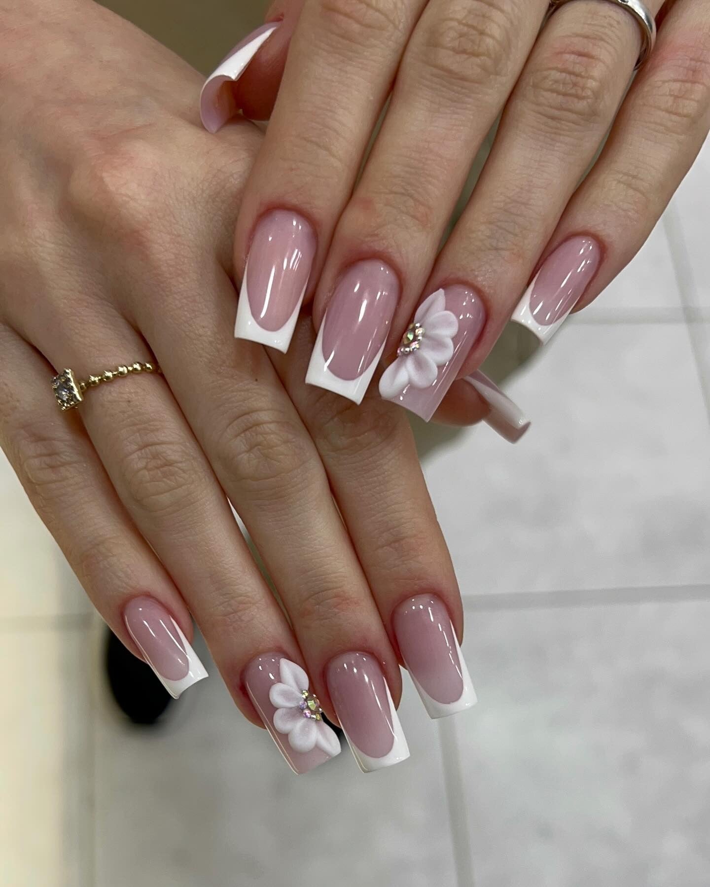 14. 3D Daisy Accent French Tips (French Nail Ideas)