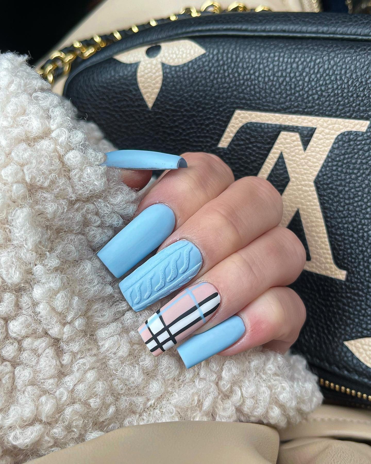 8. Sky Blue Knit & Plaid Nails (Winter Nail Ideas)
