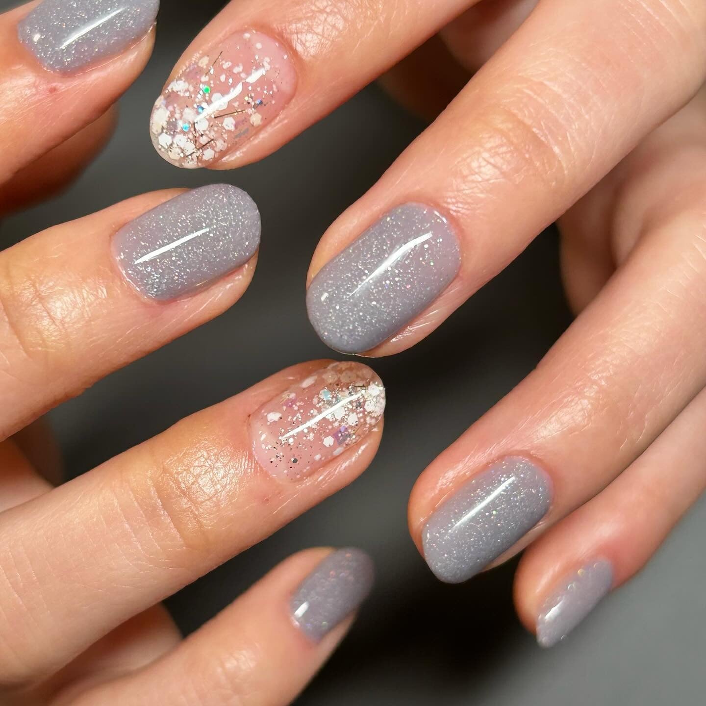 11. Dusty Lavender Sparkle Nails (Winter Nail Ideas)