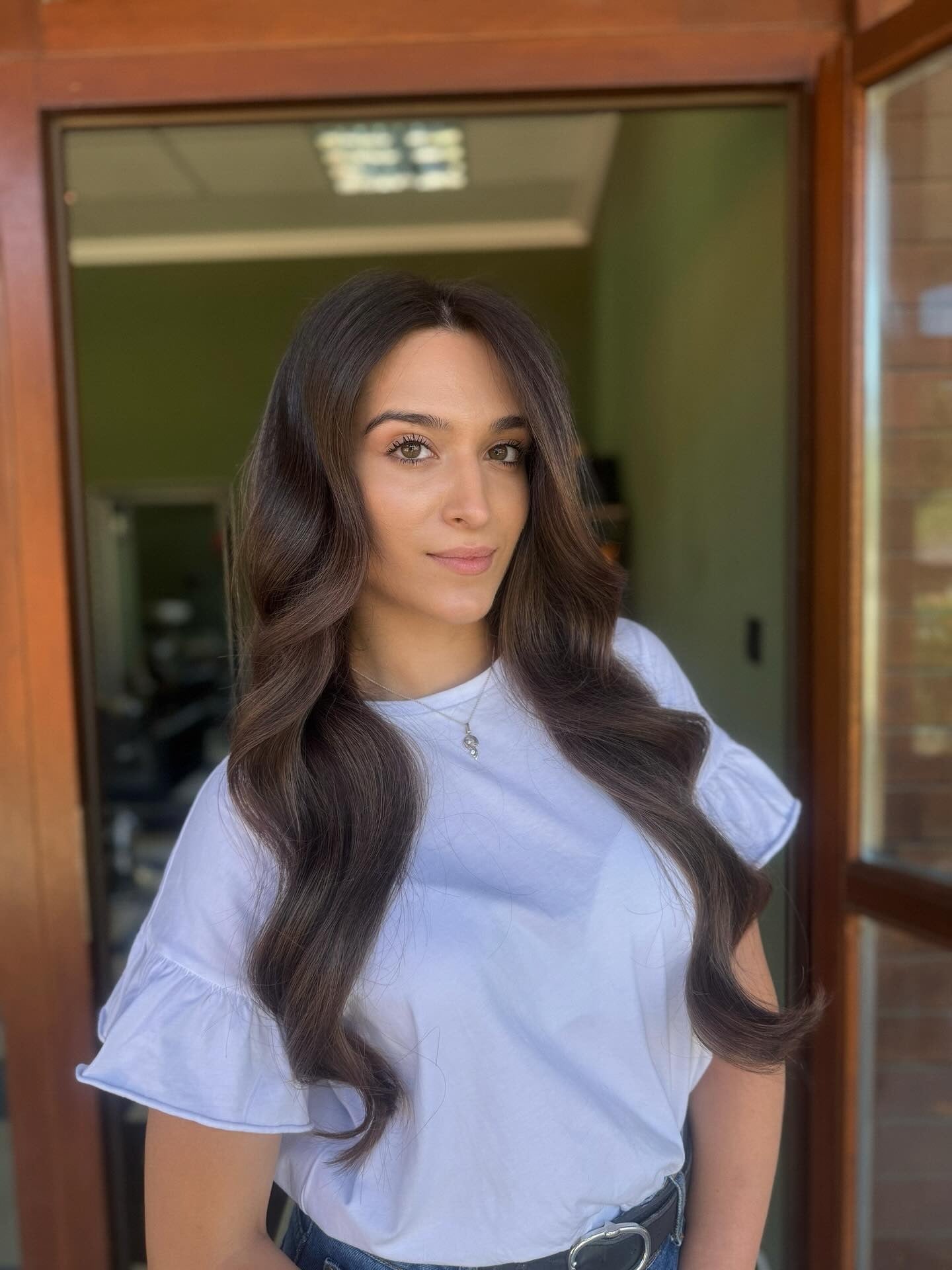 1. Soft Hollywood Waves with Natural Brunette Shine (Wavy Hairstyles)