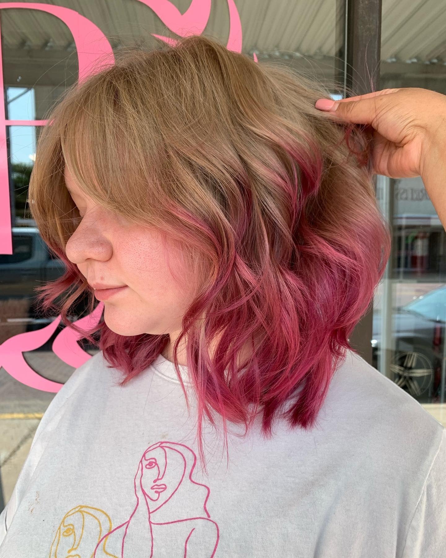 2. Dimensional Waves with Rose Pink Ends (Short Layered Haircuts)