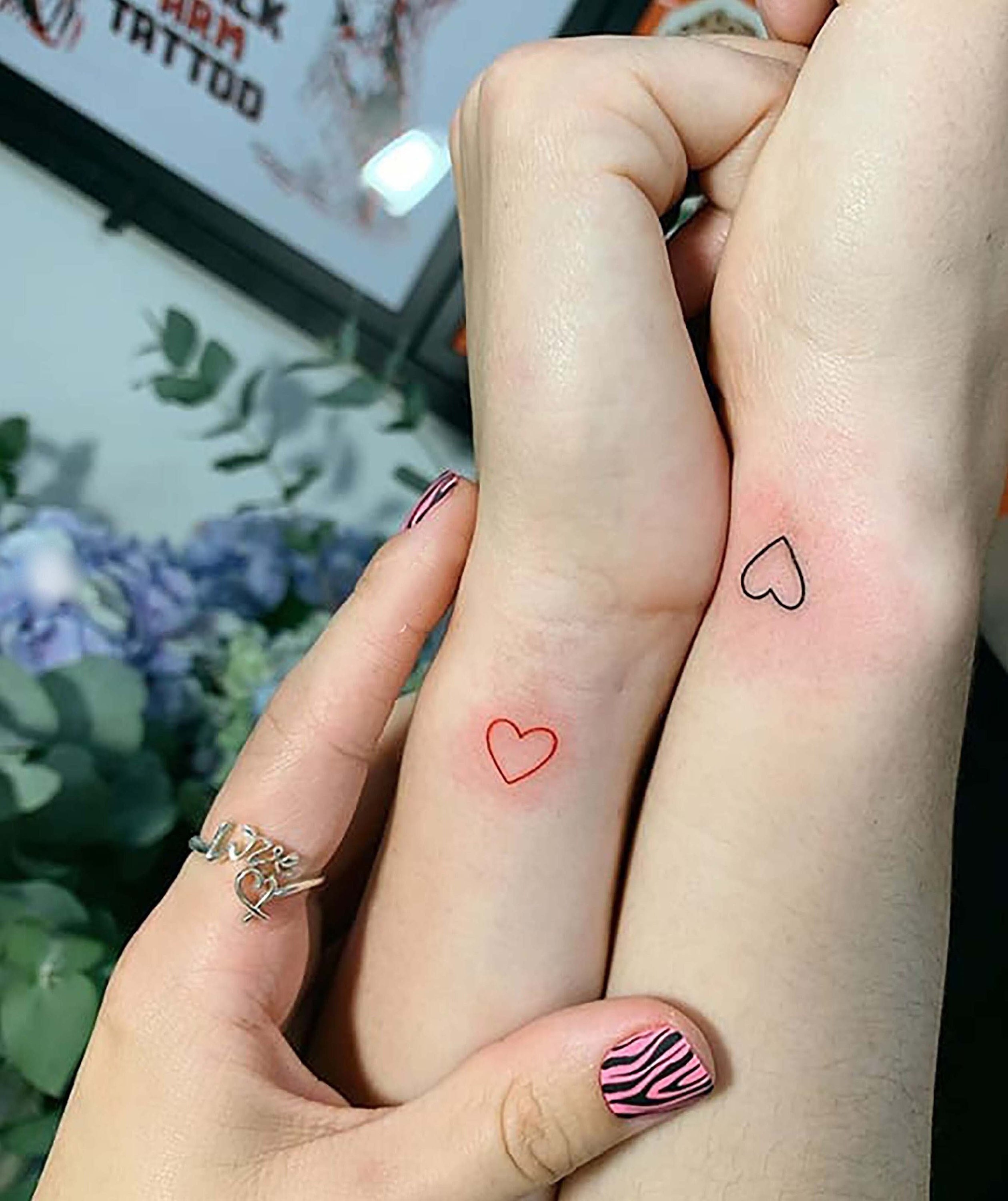 Tiny Heart Outlines