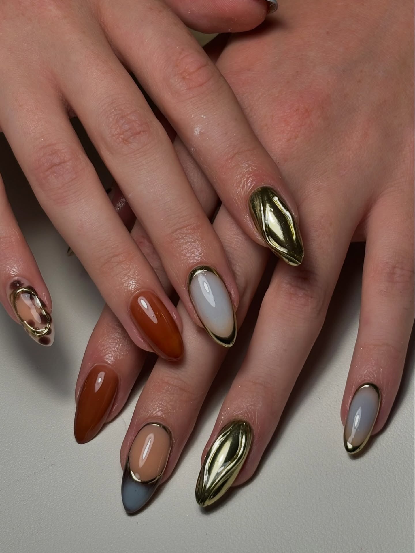 7. Mixed Metallic Chrome Art (Chrome Nail Ideas)