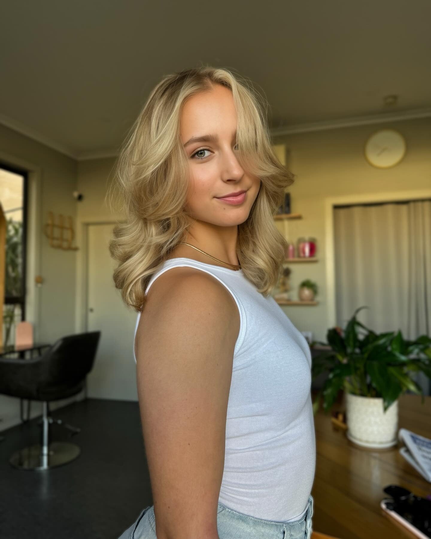 14. Pearl Blonde Barrel Finish (Old Money Hair)