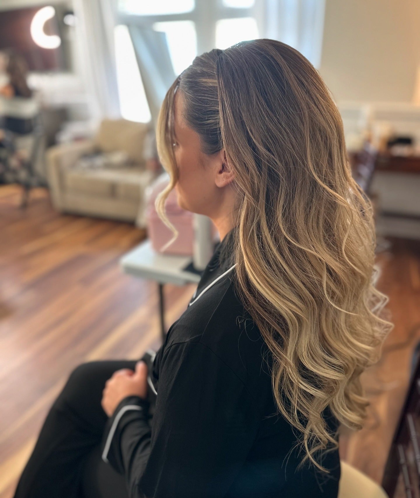 10. Loose Glam Waves with Side Part on Beige Blonde Ombre (Bridesmaid Hairstyles)