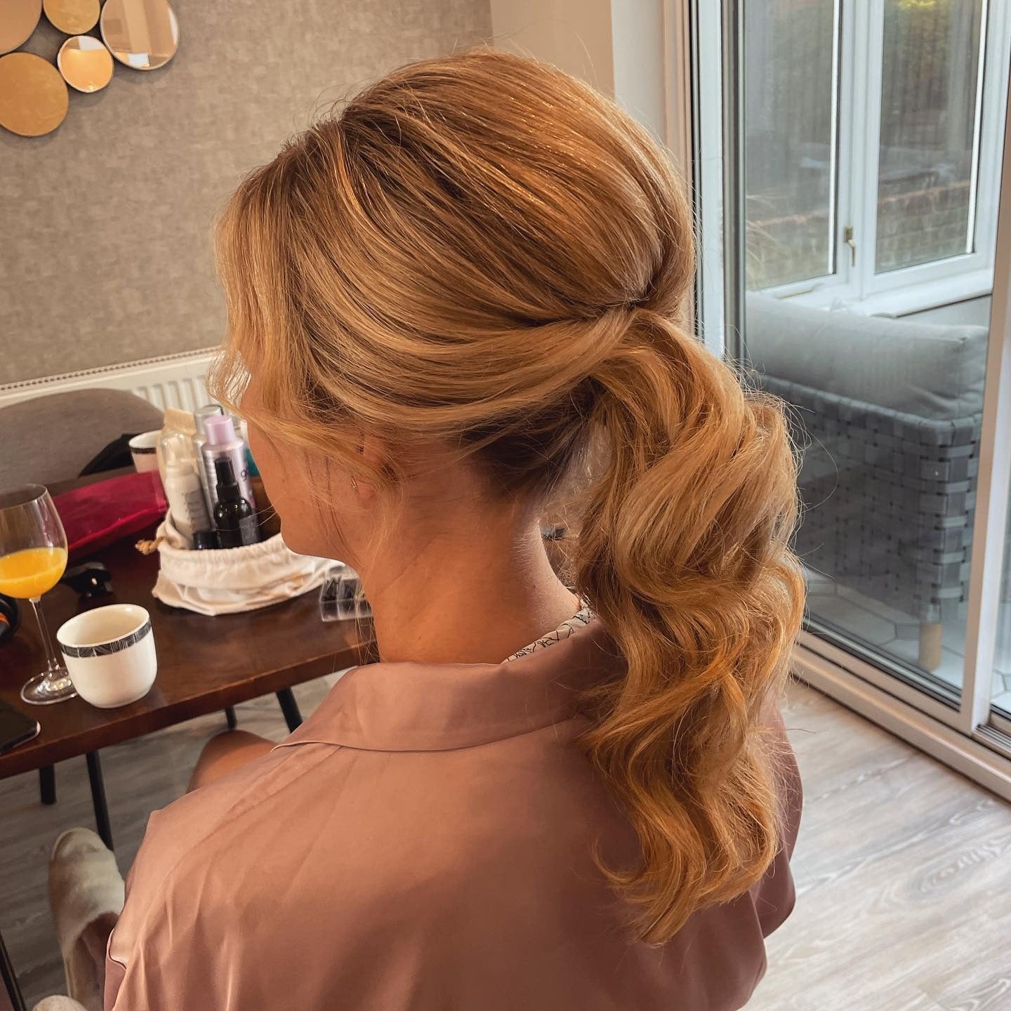 17. Voluminous Curled Ponytail in Honey Blonde (Bridesmaid Hairstyles)