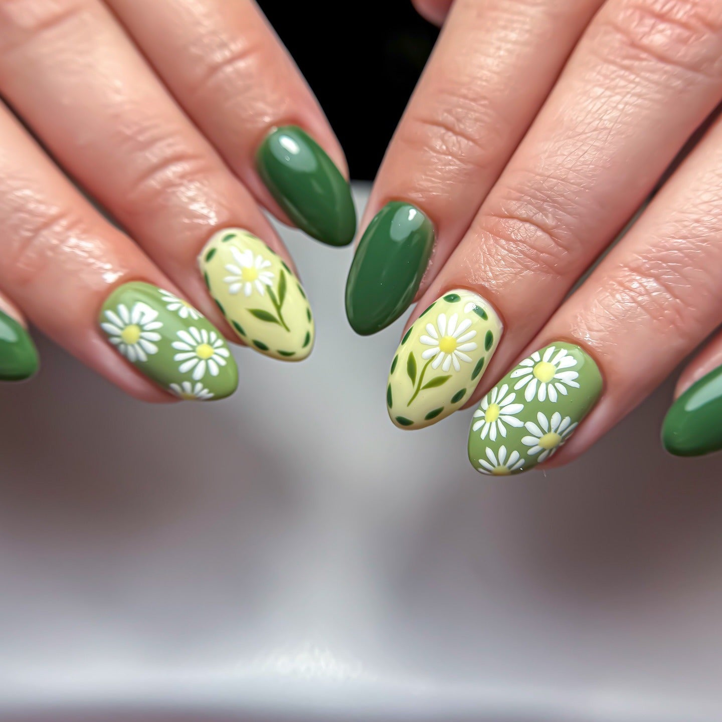 3. Green Daisy Fields (Floral Nail Ideas)