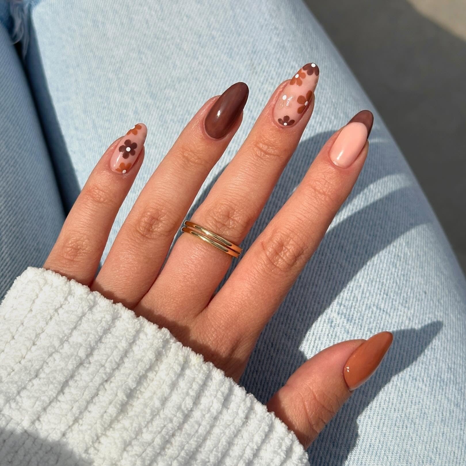 11. Mocha Floral Mix (Floral Nail Ideas)
