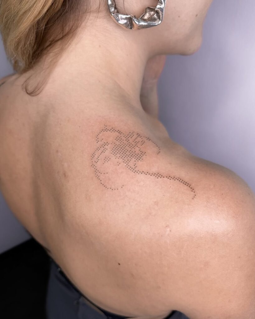 Dotted Upper Shoulder Piece