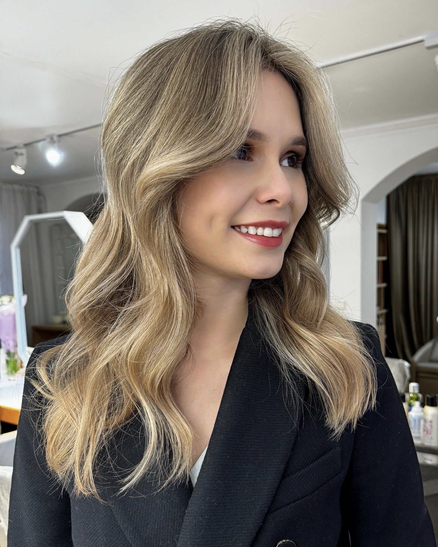 5. Classic Sandy Blonde Blowout (Sandy Hair Color)