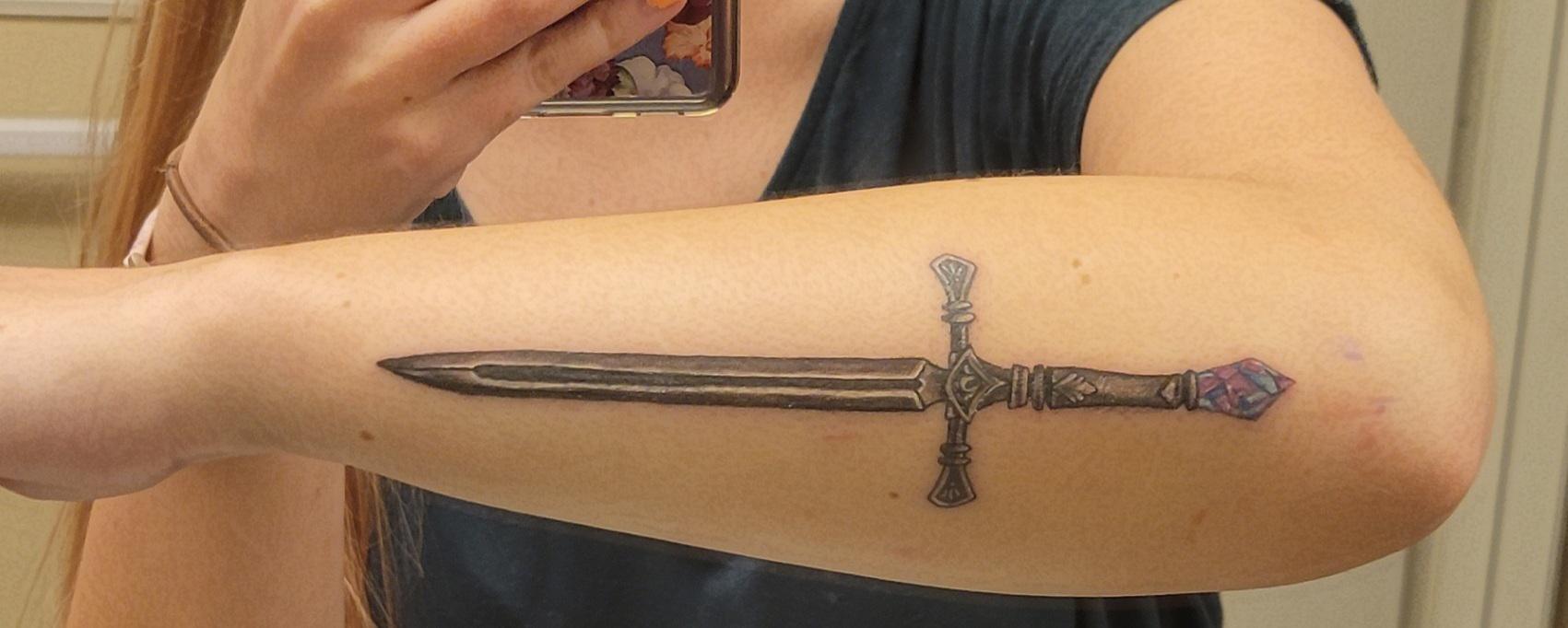 Sword tattoo inspired by Lightning! : r/tamorapierce