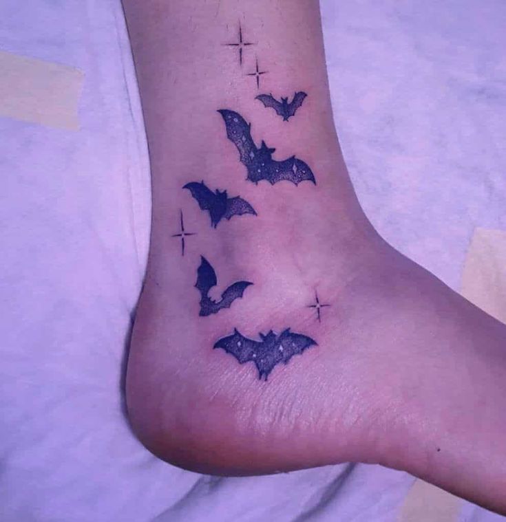 20+ Cool Bat Tattoos and Their Meanings