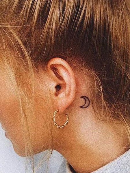 20 Dreamy Moon Tattoo Designs & Meaning
