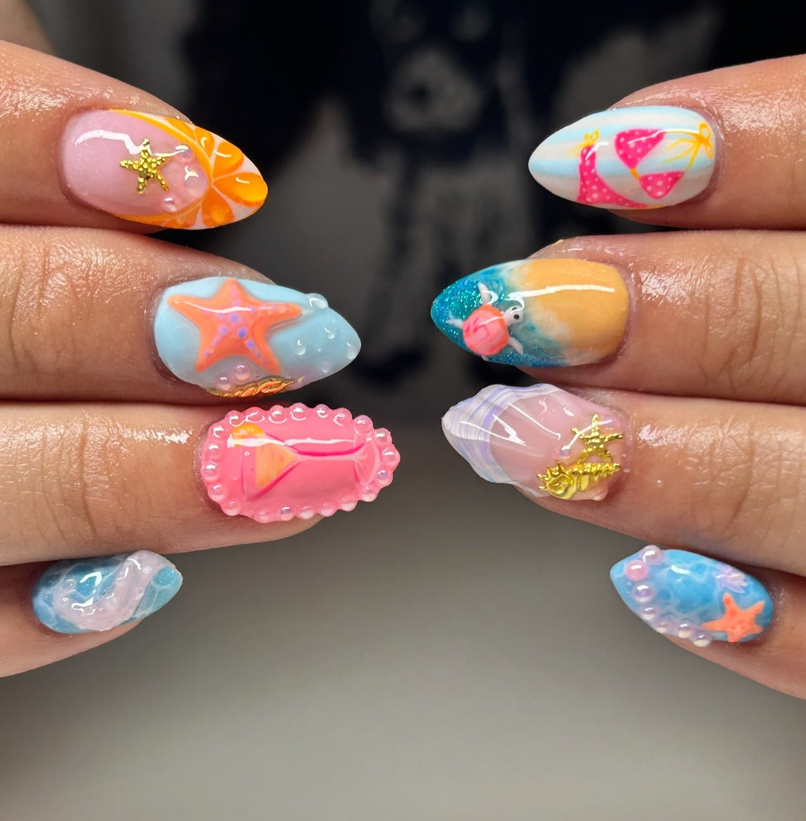 16. Beach Day Storytelling Nails (Beach Nail Ideas)