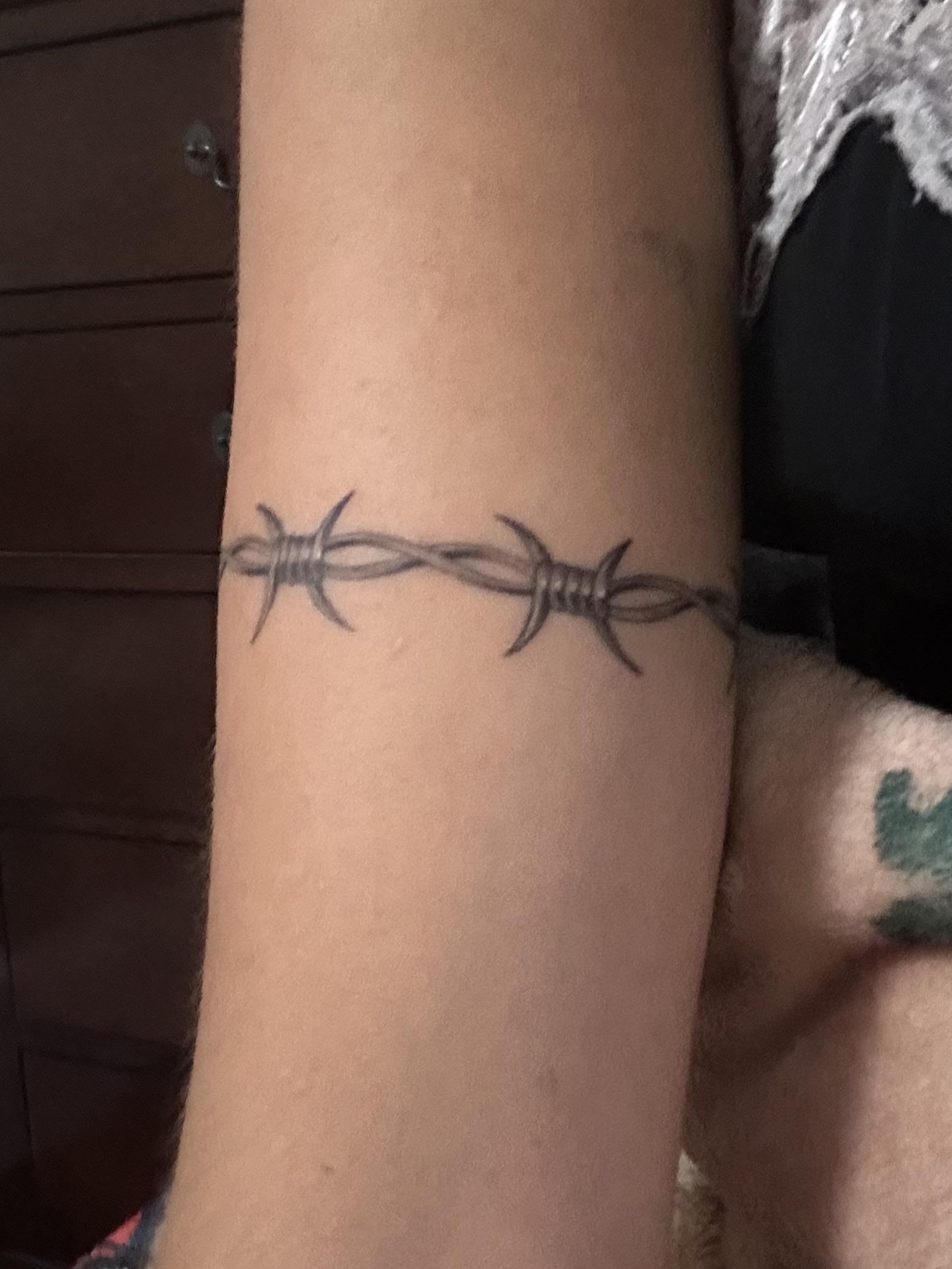 19f) My first tattoo!! It wraps around :) : r/TattooDesigns