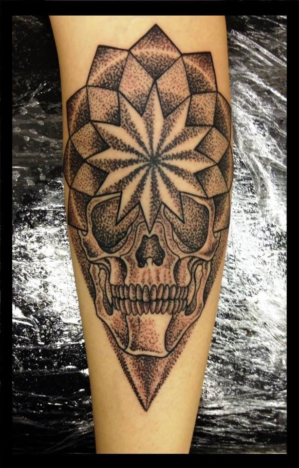 Pointillism Skull Tattoo by Fabio Satori @ Satori Tattoo - SP ...