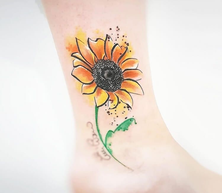 Sunflower tattoo by Ilaria Tattoo Art | Post 28275