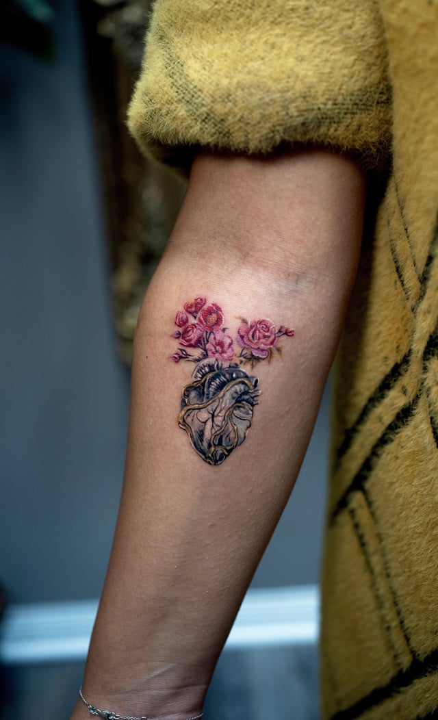Kintsugi Heart W/ Florals done by Keenan @ The War Room in Las ...