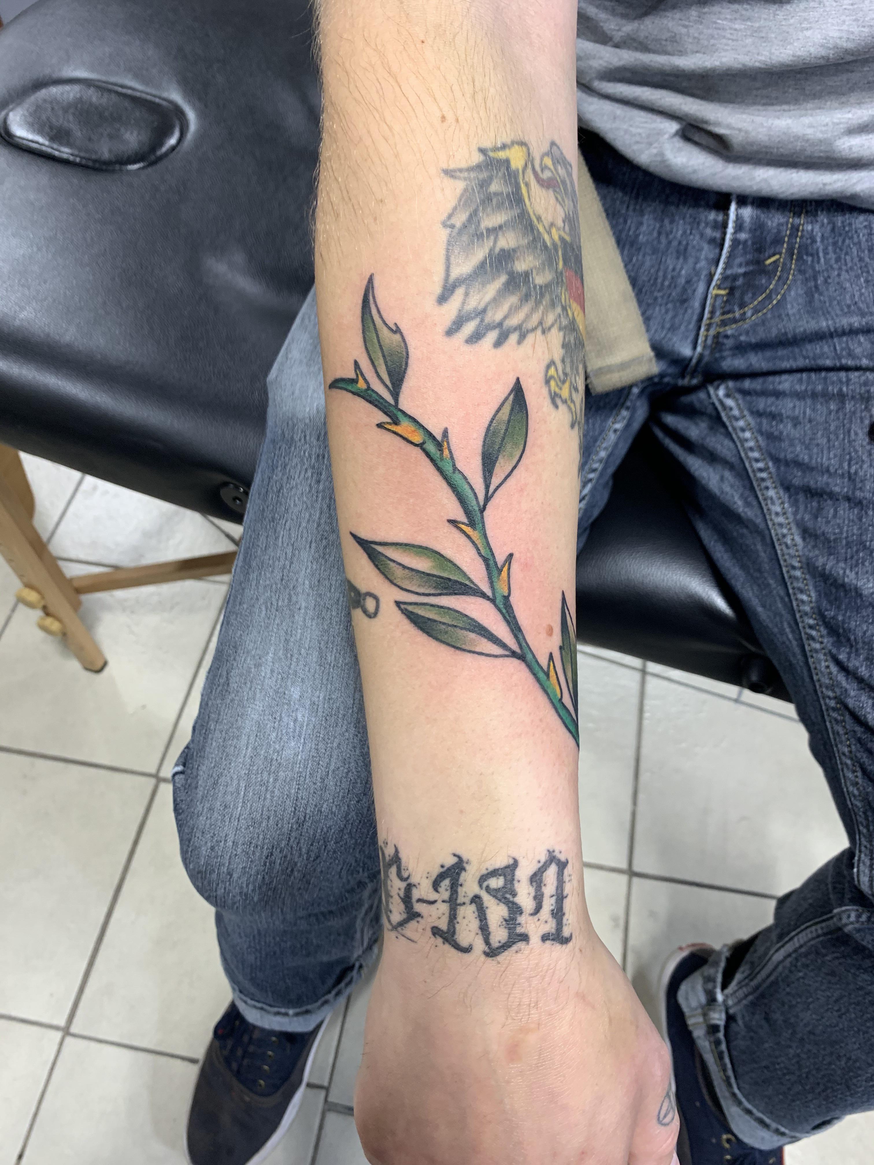 Thorn vine and leaves by Caleb at electric gnome tattoo. Tulsa, OK ...